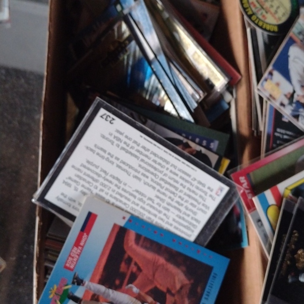 Assorted Sports Trading Cards Collection - Picture 5 of 6